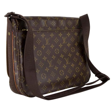 louis vuitton mens messenger bags size gm|louis vuitton messenger bag models.